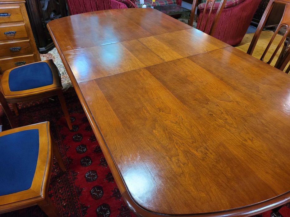 Excelente mesa em madeira maciça - Extensível - Bom estado