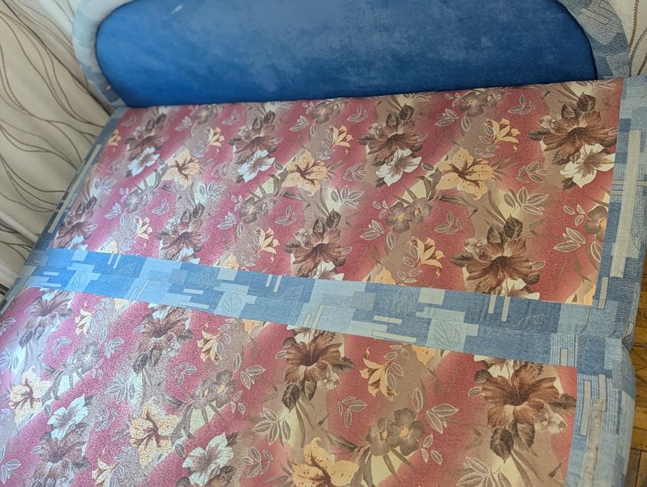 Продам диван книжка б/у в хорошем состоянии недорого