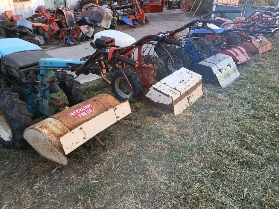 Horta , quintal , terra macia ,  sem frese ?