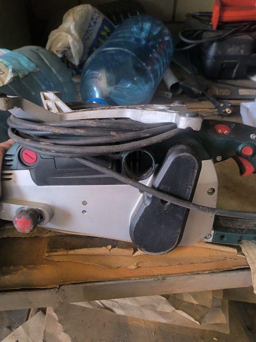 Стрічкова шліфувальна машина Metabo BaE 75