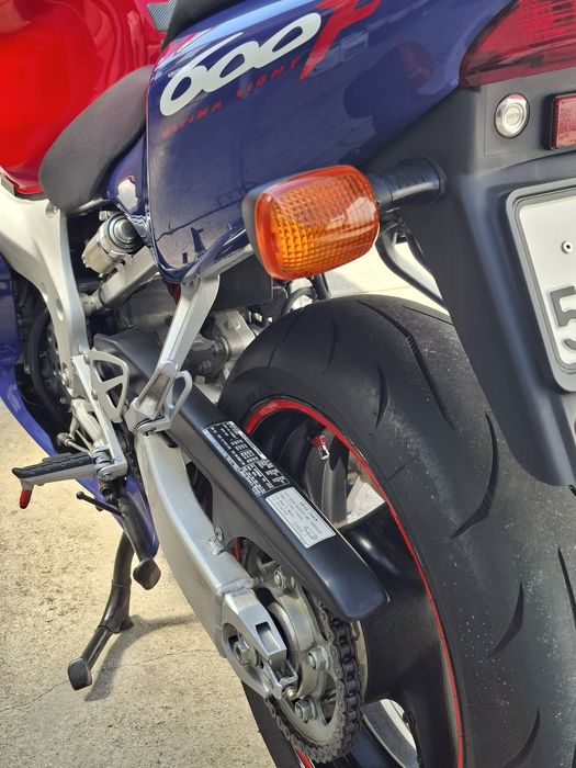 Cbr600 f4 só 24.000 khm