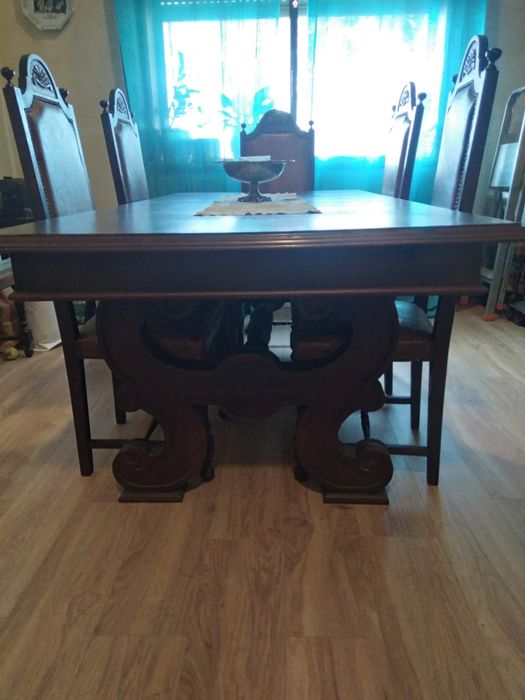 Mesa em Castanho 2m por 1m