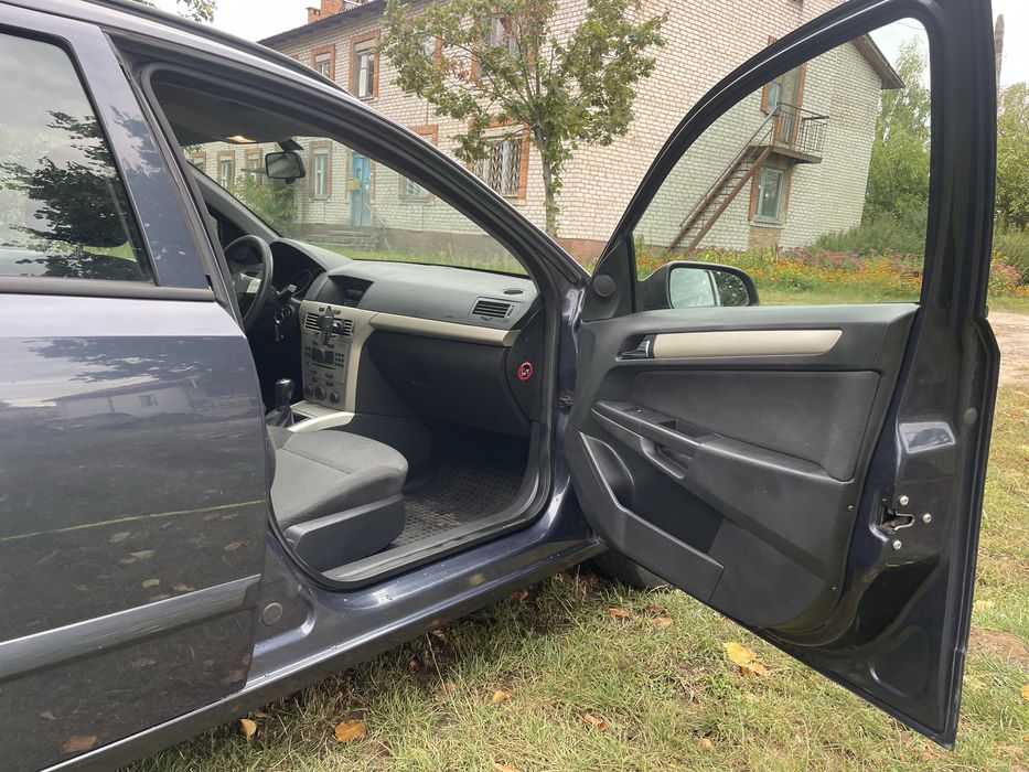 Опель Астра Н 1.4 бензин