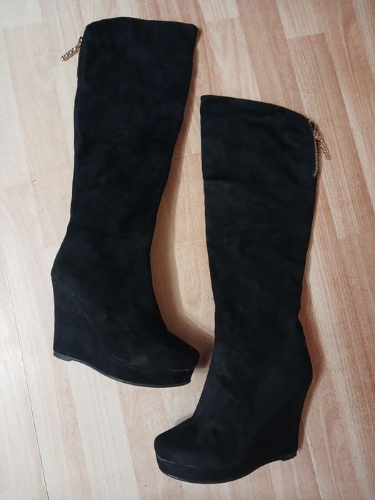 Високі чорні чоботи 39-39,5