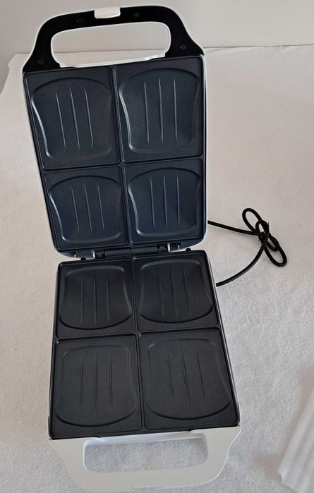 DOMO Opiekacz XXL 1800W