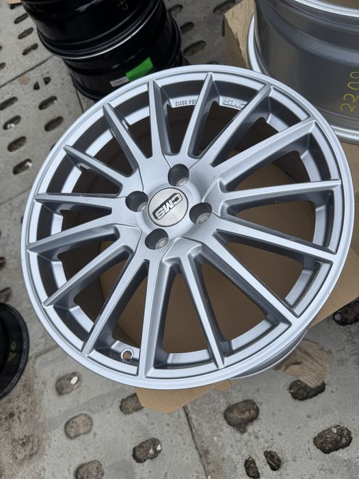 Felgi aluminiowe Nowe powystawowe 4x100 7jx17 et37