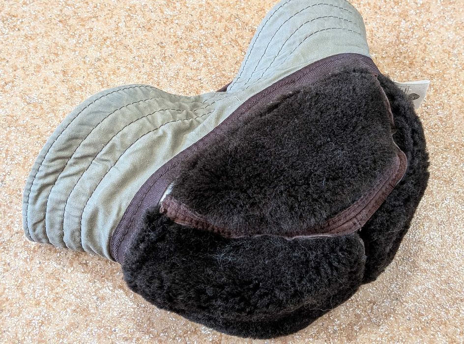 Женская шапка из овчины Canterbury Leather International