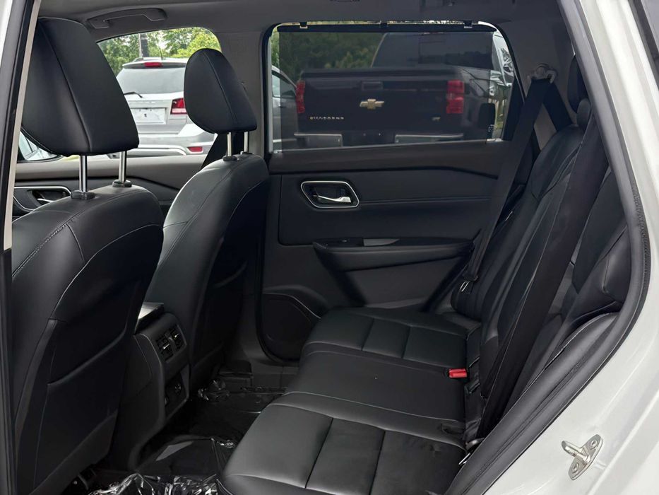 Nissan Rogue SL      2021