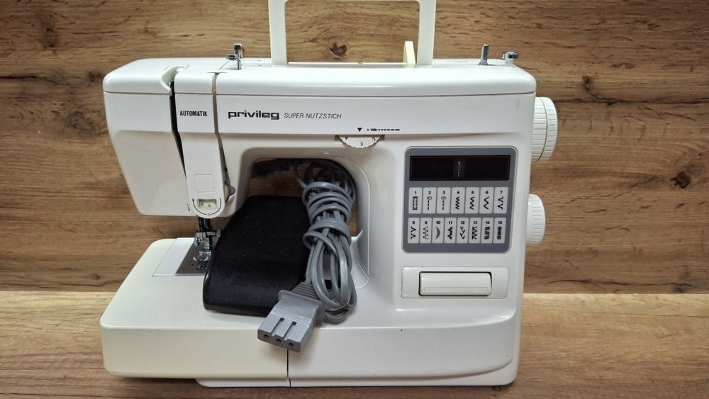 PRIWILEG do ciężkiego i do lekkiego szycia jak nowa! Maszyna do szycia