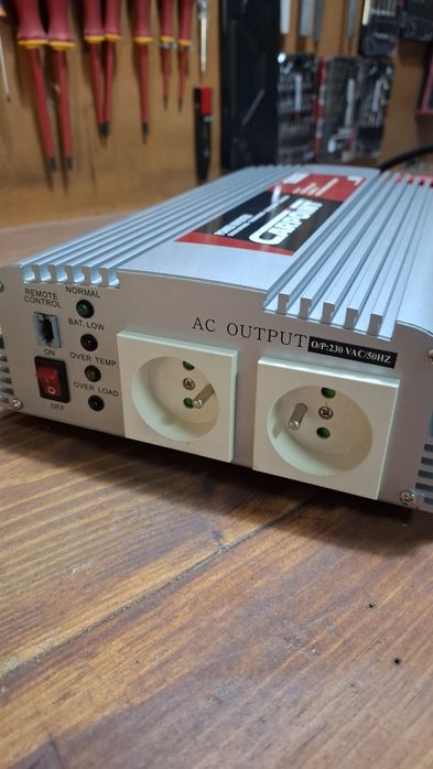 Inversor 12V para 220V – 1000W | 2 Saídas 220V