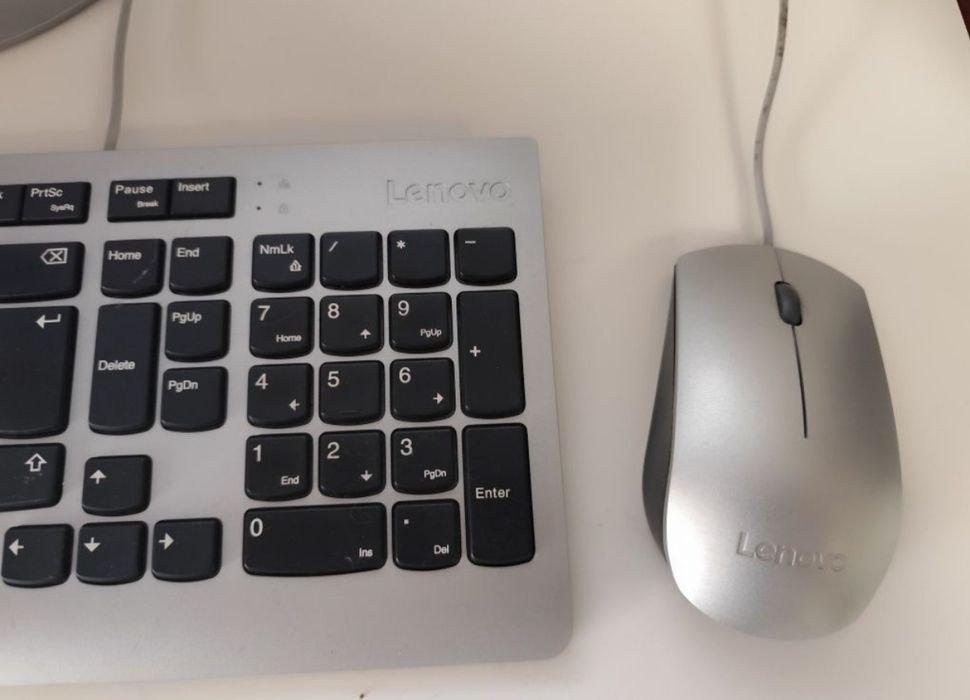 Lenovo IdeaCentre AiO 520-22AST 21.5" A6-9220 4GB