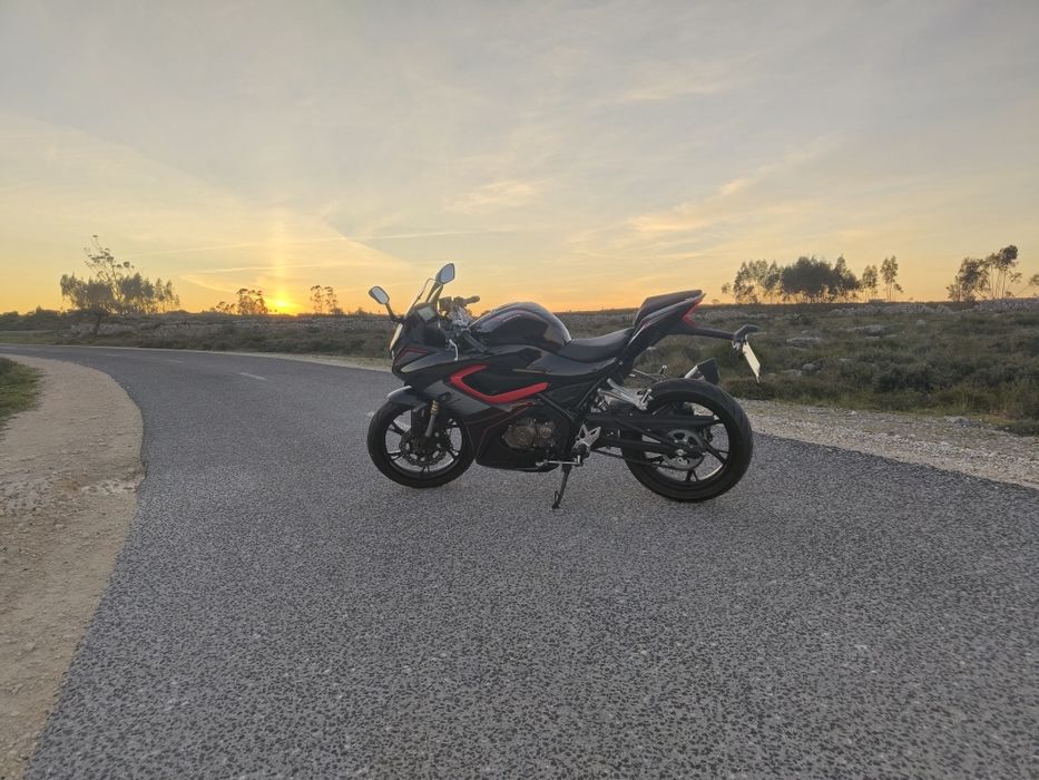 Qjmotor Srk125r Como Nova