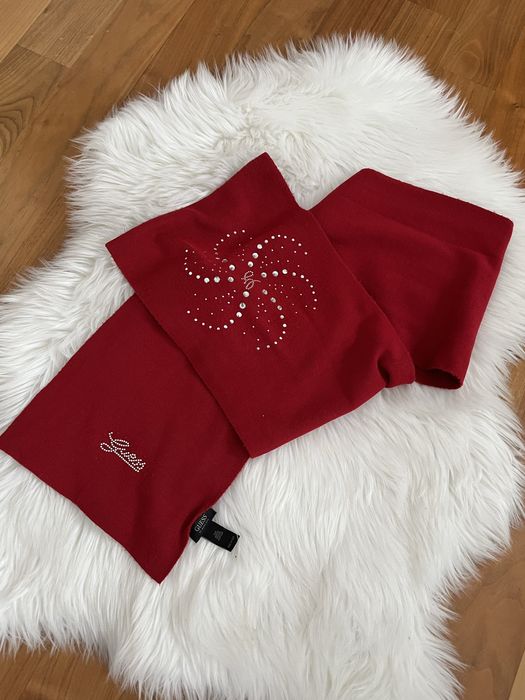 Szalik Guess -klasyczny