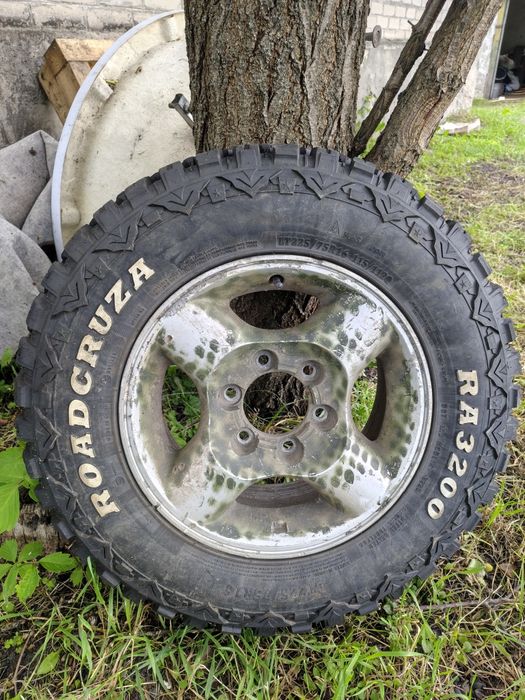 Грязьова шина з диском LT225/75 R16