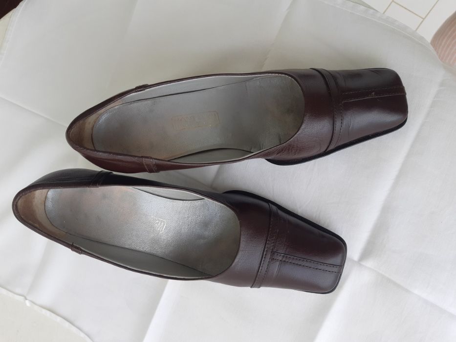 Elegantes Sapatos para Senhora - Vários Pares