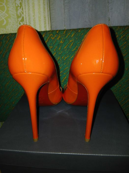 louboutin туфлі 37.5