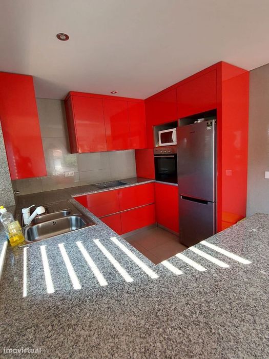 Renovado. T2 Mobilado.