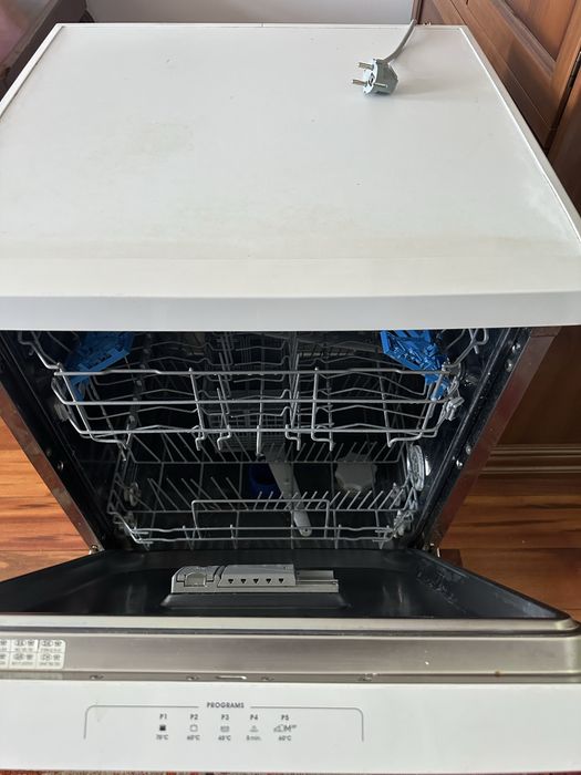 Посудомийна машина окремостояща candy cdpn 1l39pw