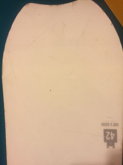 Deska snowboardowa z wiązaniami