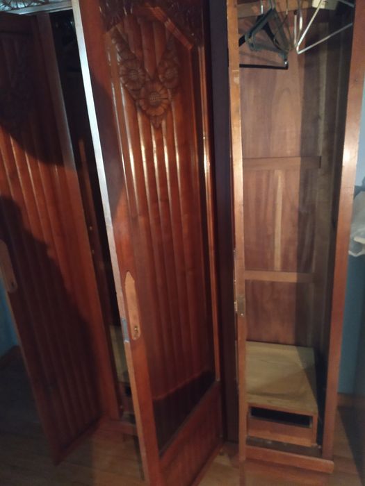 Armário Guarda-roupa em madeira