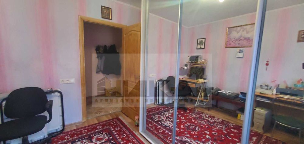 Продам 3-х кімнатну квартиру вул. Бородинська