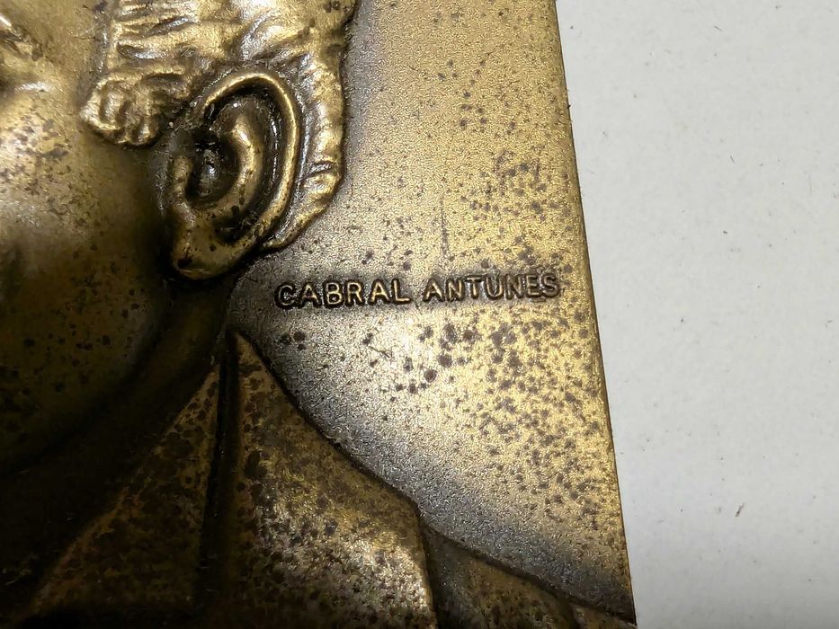 Duas Medalhas - "Gomes Leal" e "João de Lemos" por Cabral Antunes