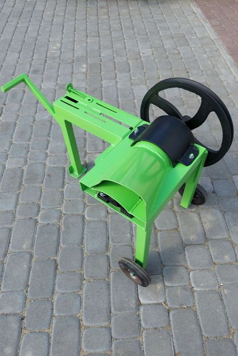 Шнековий подрібнювач гілок