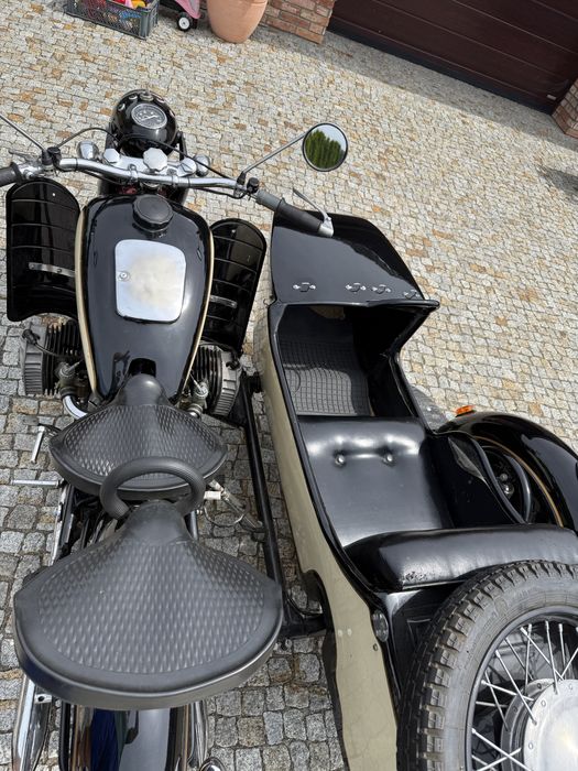 Motocykl Dniepr K-750