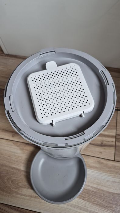 Dozownik karmy automatyczny PETONEER Nutri Mini