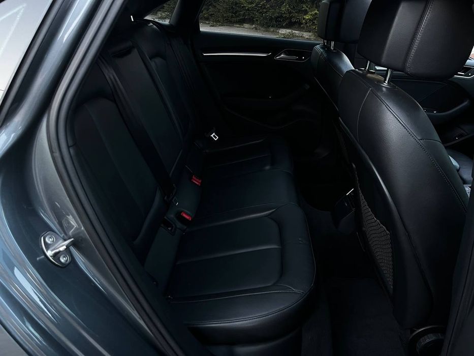 Audi A3  2020 року