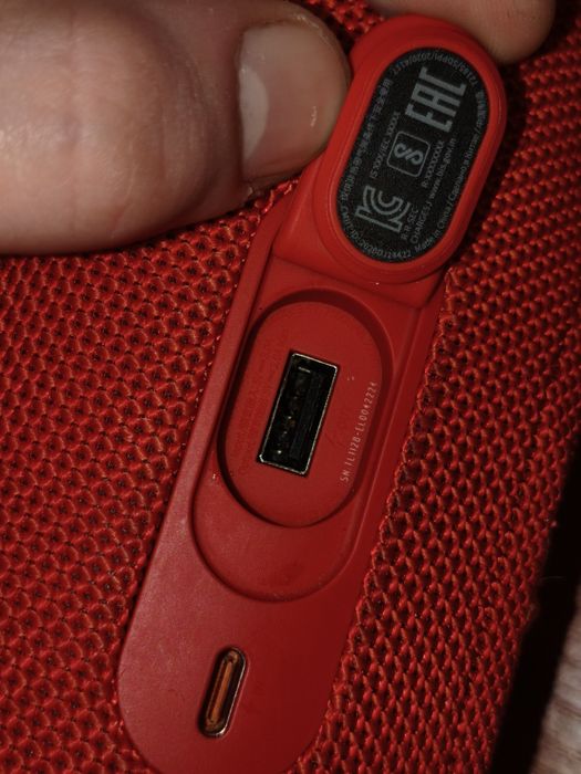 Продаю Jbl charge 5