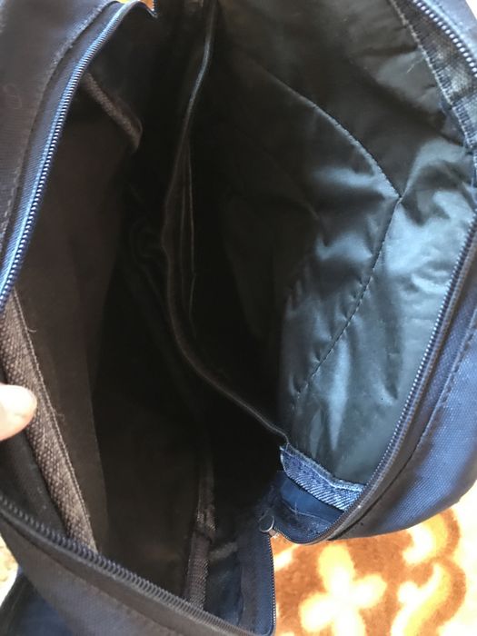 Plecak granatowy dla wielbicieli samochodów i marek