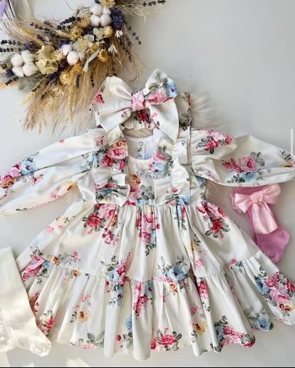 Suknia na 8-9 miesiąc życia