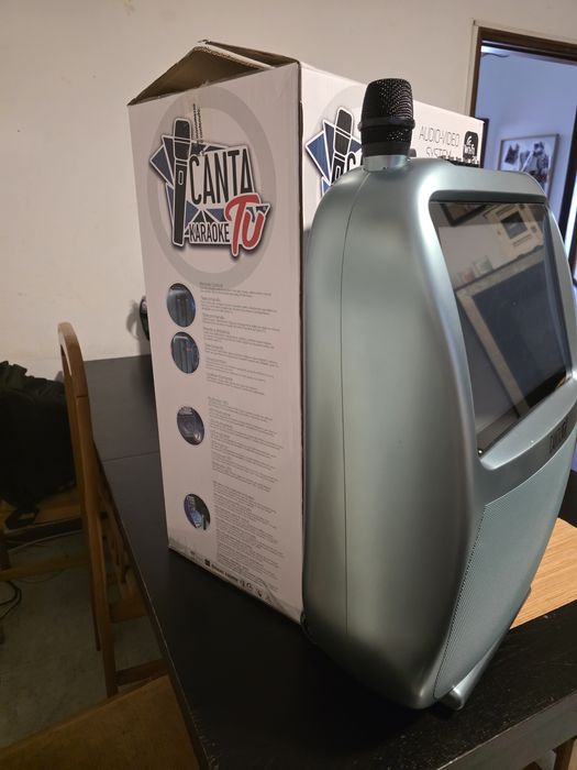 Sistema de Karaoke Profissional Canta Tu Pro (Ecrã Tátil 14" + Wi-Fi)