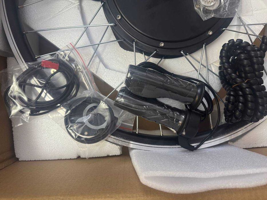 Zestaw z silnikiem bezprzekładniowym 26cali 2000W 52V (pod wolnobieg)