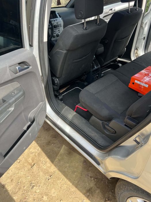 Продам Opel Zafira
