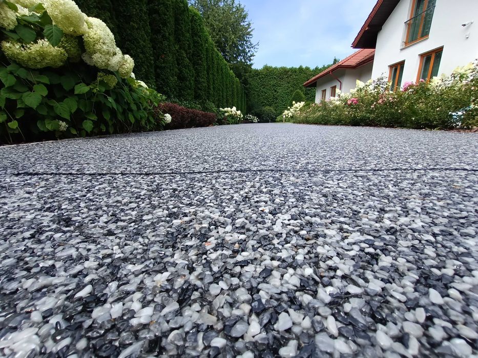 Posadzki żywiczne , profile , kamienny dywan