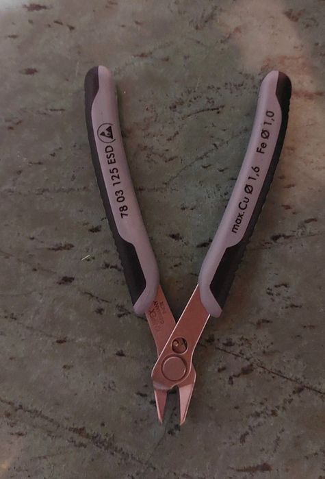 Nowe szczypce Knipex