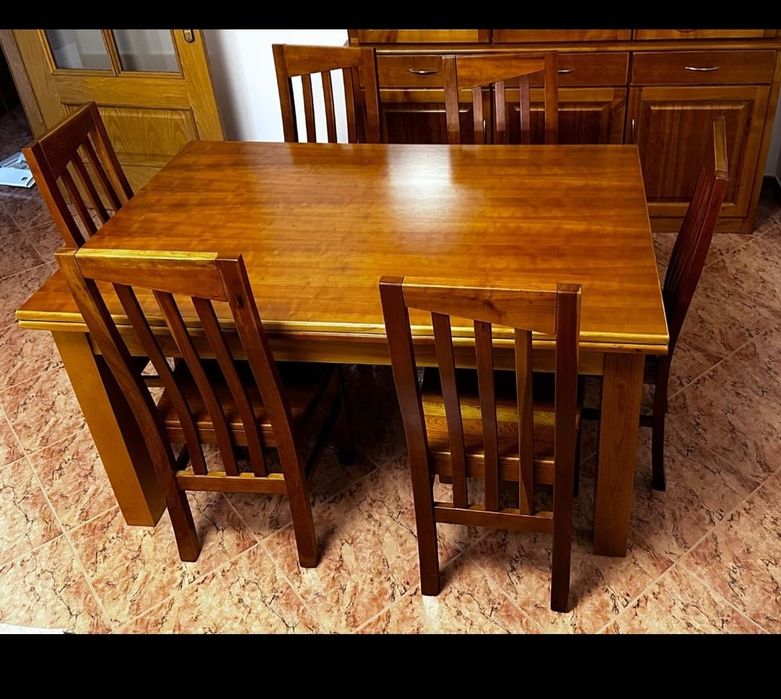 Móvel de sala de jantar + TV