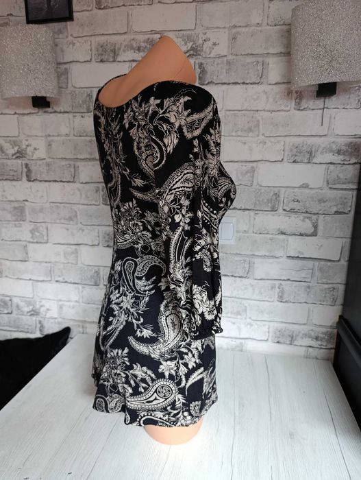 spodium  wygodny kombinezon krótki L czarny beż krótkie spodenki boho