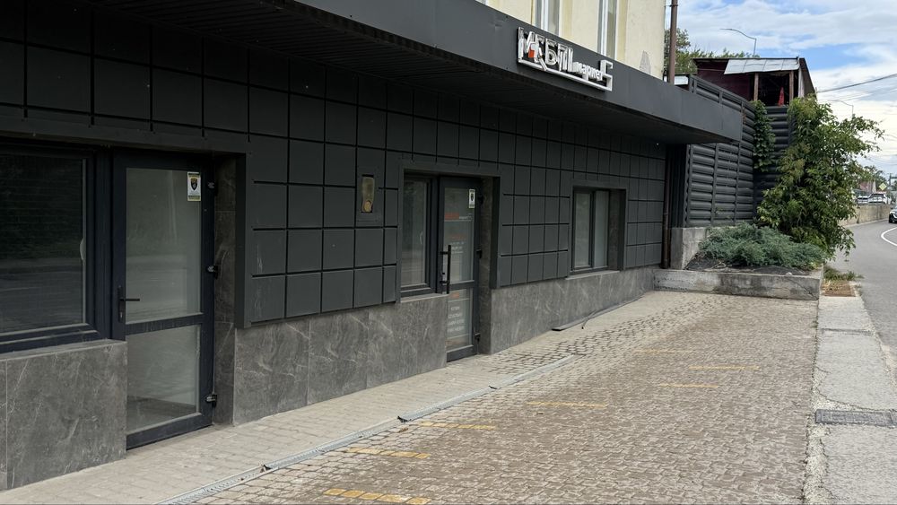 Продаж комерційного приміщення з ремонтом 65,5 м² у Винниках, вул. Галицька – Франка