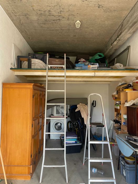 Garagem em muito bom estado e local priveligiado