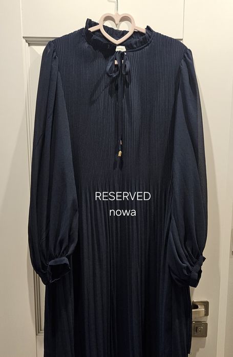 Plisowana sukienka L Reserved