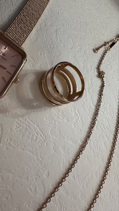 Biżuteria Daniel Wellington - różowe złoto.