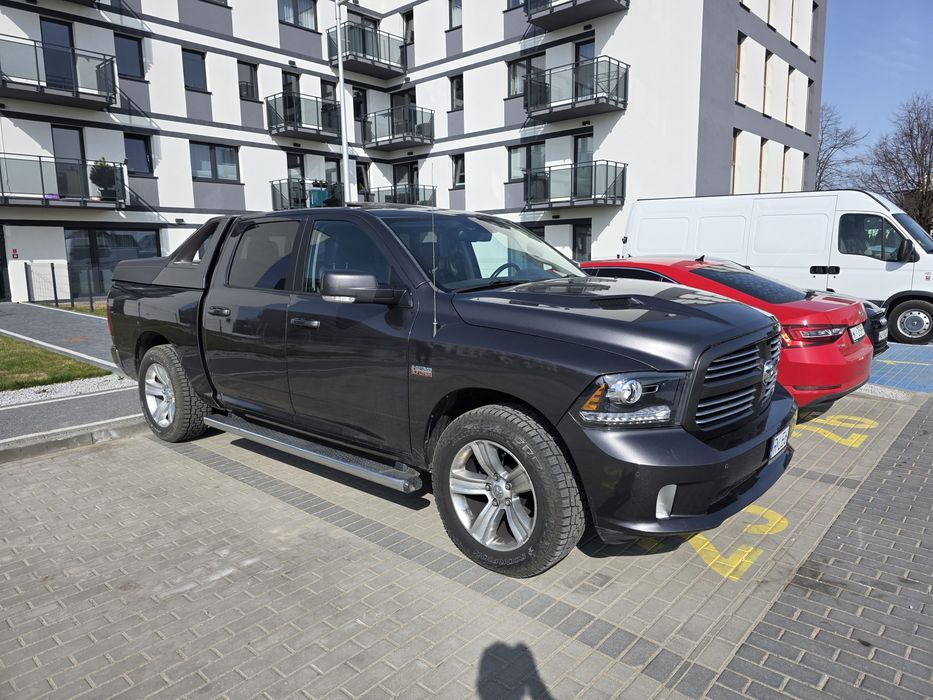 Dodge RAM 1500 SPORT Vat1