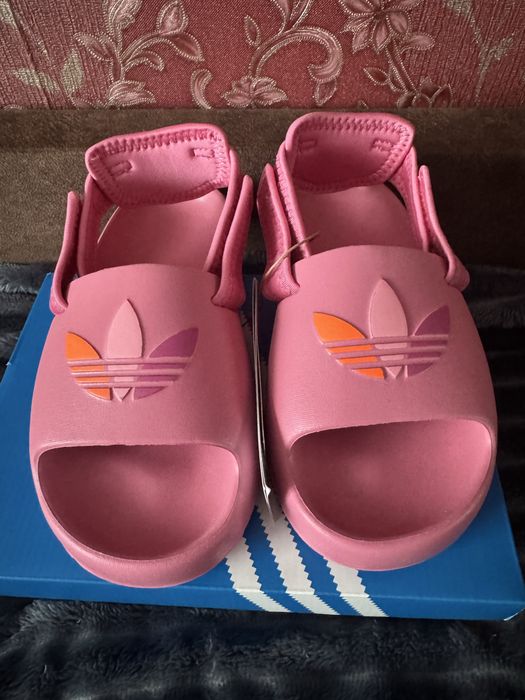 Взуття для дівчинки Adidas орігінал