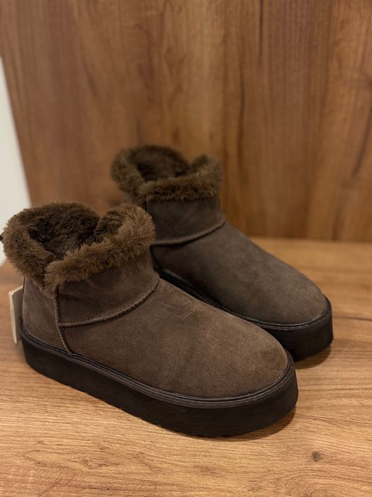 Чоботи/угги/черевики