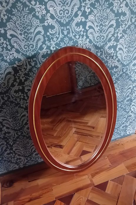 Espelho oval (Entrada ou Quarto)