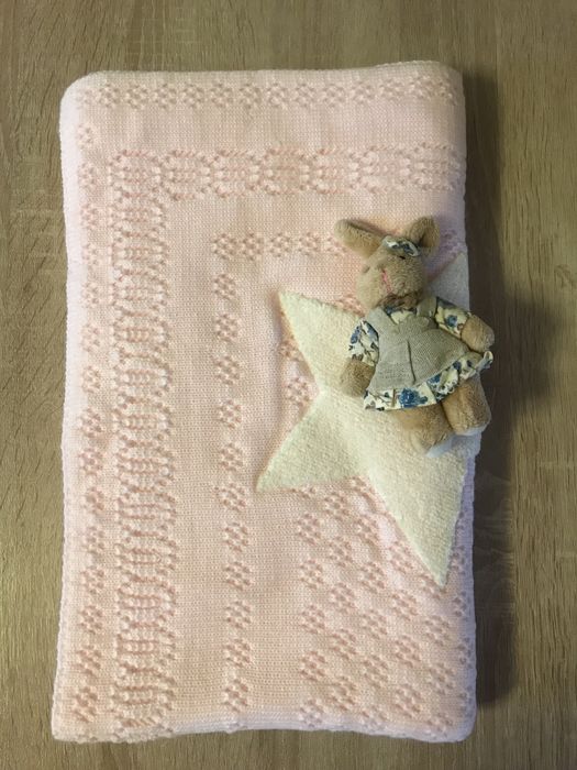 Плед в’язаний з іграшкою