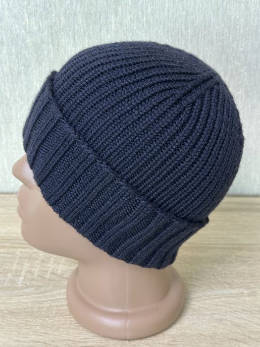 Шапка вязанная мужская черная ручной работы из премиальной пряжи